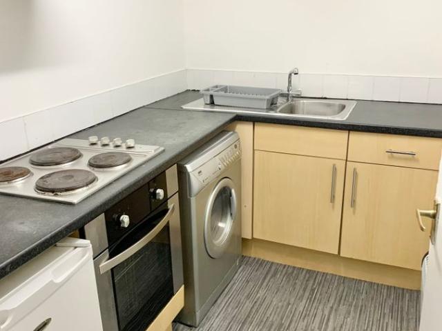 Wellington Place, Halifax HX1, 1 bed flat to rent, £495 pcm | PrimeLocation