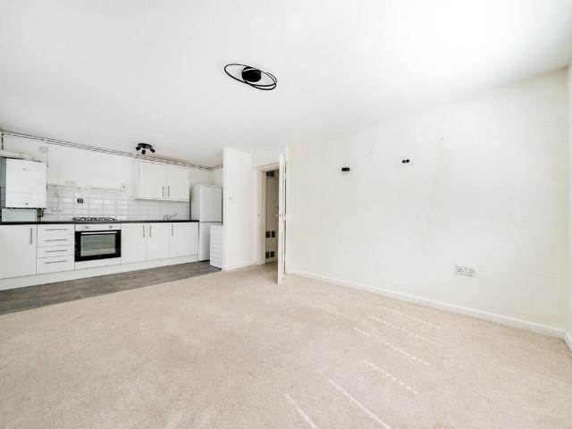 Wellington Road, Brighton, East Sussex BN2, 1 bed flat to rent, £1,500 pcm | PrimeLocation