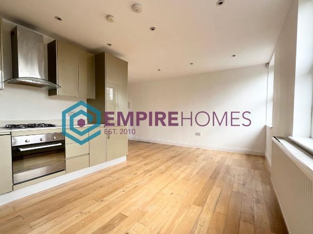 Wellington Road, Bush Hill Park EN1, 2 bed flat to rent, £1,750 pcm | PrimeLocation