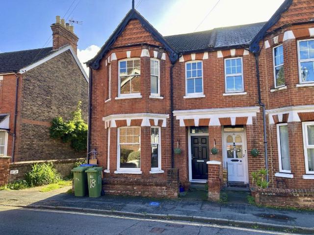 Wellington Road, Horsham RH12, 1 bed flat to rent, £1,350 pcm | PrimeLocation