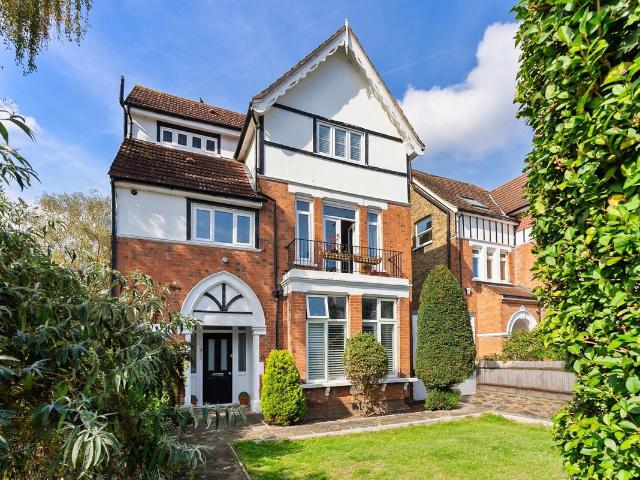 Wellington Road, Hampton TW12, 1 bed flat to rent, £1,450 pcm | PrimeLocation