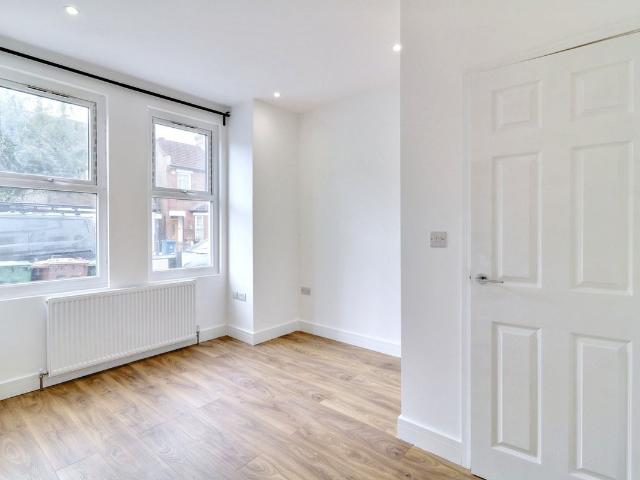 Wellington Road, Harrow HA3, 1 bed flat to rent, £1,500 pcm | PrimeLocation