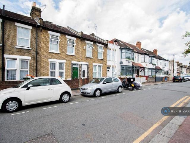 Wellington Road, London, E7 3 bed terraced house to rent £2,475 pcm £571 pw