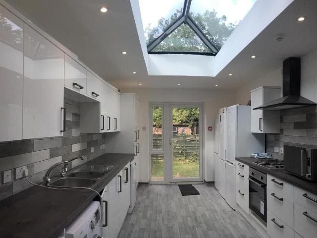 Wellington Road, Manchester M14 9 bed house to rent £4,875 pcm £1,125 pw
