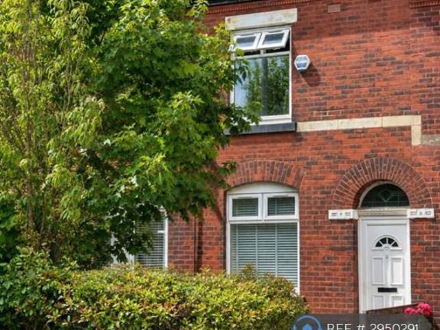 Wellington Road, Manchester, M27 2 bed terraced house to rent £1,025 pcm £237 pw