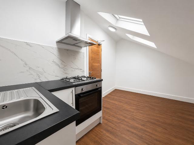 Wellington Road North, Hounslow TW4, 1 bed flat to rent, £1,150 pcm | PrimeLocation