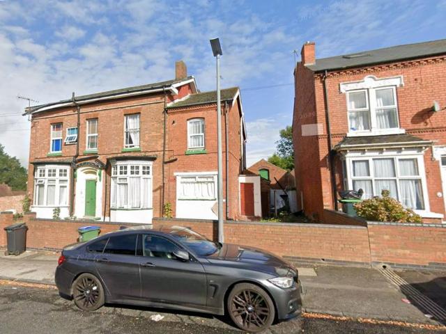 Wellington Road, Smethwick, B67 4 bed detached house to rent £1,295 pcm £299 pw