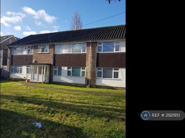 Wellington Road South, Hounslow, TW4 2 bed flat to rent £1,800 pcm £415 pw