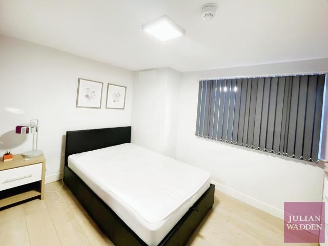 Wellington Road South, Stockport. 1 bed in a house share to rent £595 pcm £137 pw