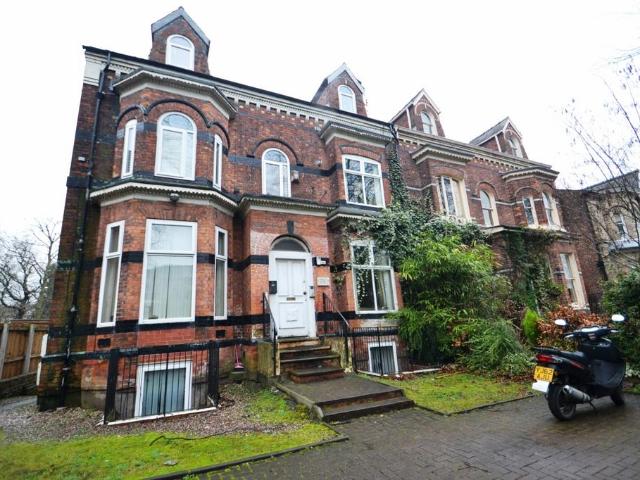 Wellington Road, Whalley Range. 2 bed apartment to rent £1,200 pcm £277 pw