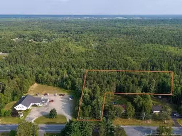 Wellington St, Miramichi, NB, E1N 3N6 vacant land for sale.