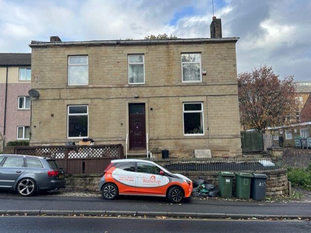 Wellington Street, Batley WF17, 2 bed flat to rent, £650 pcm | PrimeLocation