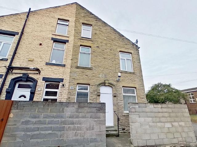 Wellington Street, Bradford BD4, 3 bed end terrace house to rent, £750 pcm | PrimeLocation