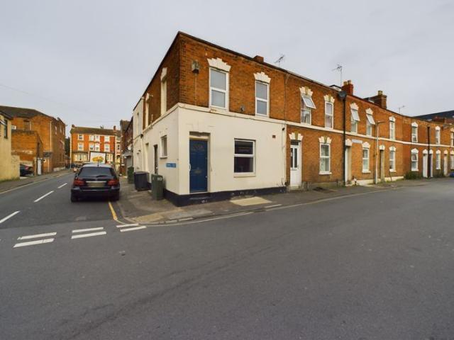 Wellington Street, Gloucester GL1, 2 bed flat to rent, £750 pcm | PrimeLocation