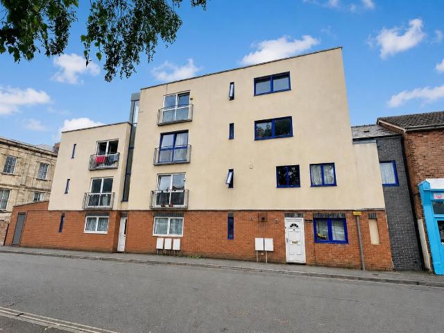 Wellington Street, Gloucester GL1, 2 bed flat to rent, £900 pcm | PrimeLocation