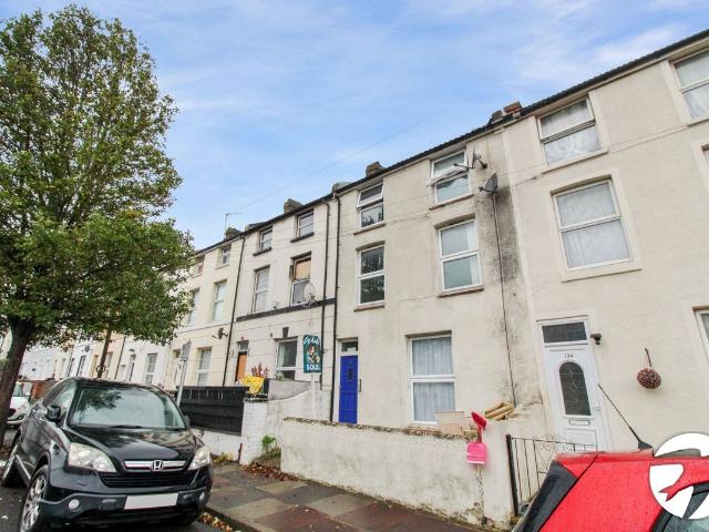 Wellington Street, Gravesend, Kent DA12, Studio to rent, £850 pcm | PrimeLocation