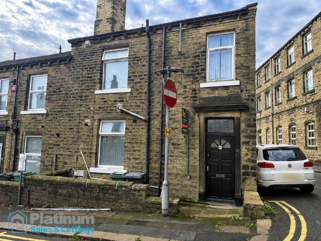 Wellington Street, Huddersfield HD3, 2 bed terraced house to rent, £650 pcm | PrimeLocation