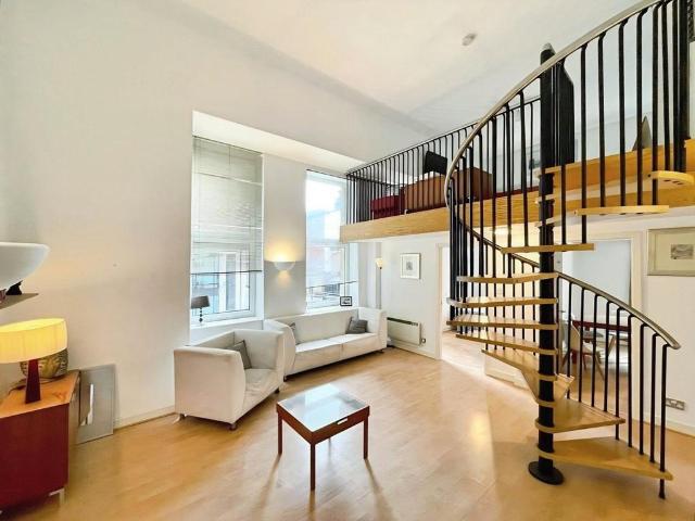 Wellington Street, Leeds, LS1 2 bed flat to rent £1,275 pcm £294 pw