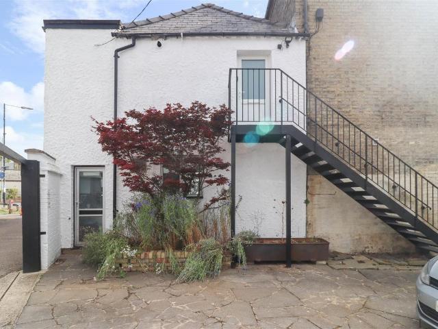 Wellington Street, Newmarket CB8, 3 bed flat to rent, £1,250 pcm | PrimeLocation
