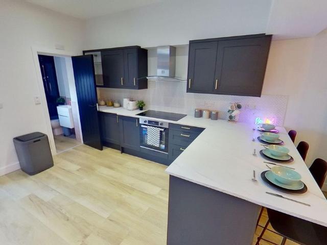 Wellington Street, Nottingham, Nottinghamshire NG3, 6 bed shared accommodation to rent, £4,550 pcm | PrimeLocation