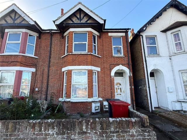 Wellington Street, Slough, Berkshire SL1, 1 bed flat to rent, £1,150 pcm | PrimeLocation