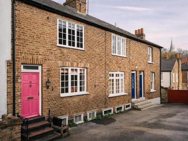 Wellington Terrace, Harrow on the hill 3 bed end of terrace house to rent £2,100 pcm £485 pw
