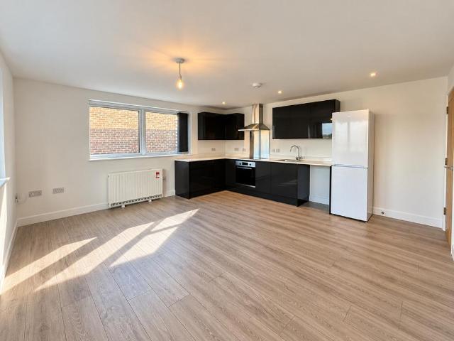 Wellington Way, Waterlooville, PO7 2 bed apartment to rent £1,250 pcm £288 pw