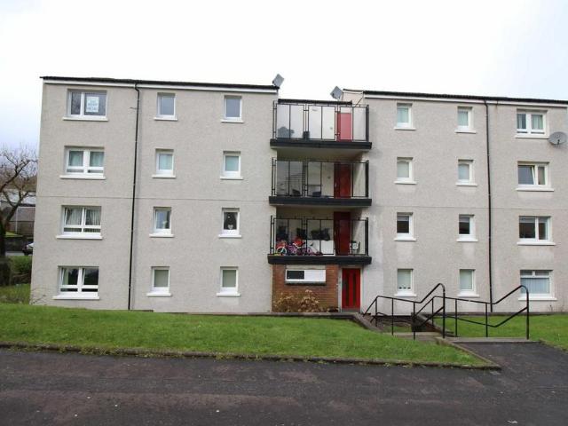 Wellington Way Greenock 2 bed flat to rent £625 pcm £144 pw