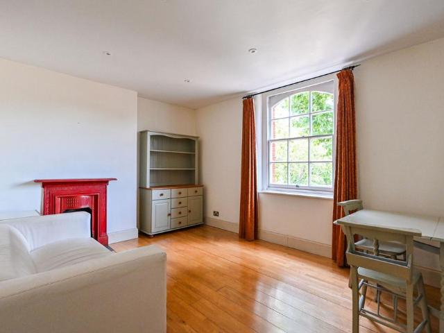 Wellington Way, London E3 1 bed flat to rent £1,850 pcm £427 pw