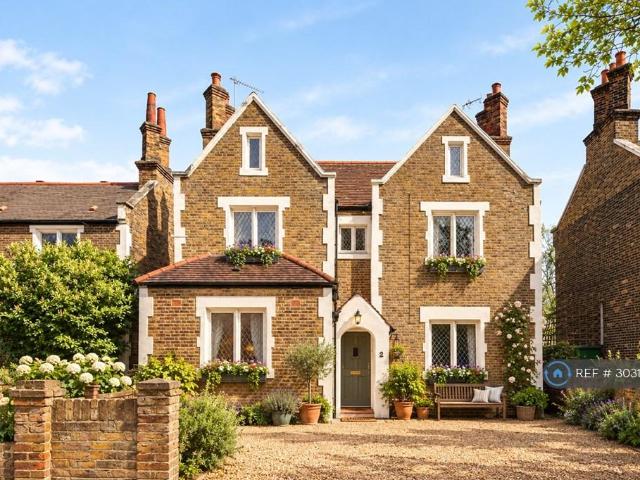 Wellington Way, London, E3 2 bed flat to rent £2,495 pcm £576 pw