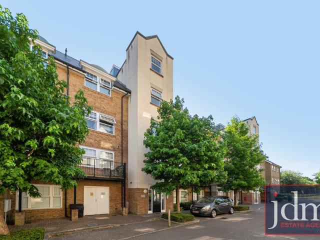 Wells View Drive, Trinity Village. 2 bed apartment to rent £1,900 pcm £438 pw