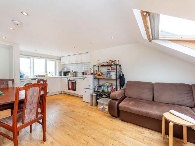 Wells House Road, NW10, North Acton. 3 bed house to rent £4,500 pcm £1,038 pw