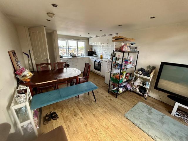 Wells House Road, London NW10 3 bed maisonette to rent £2,800 pcm £646 pw