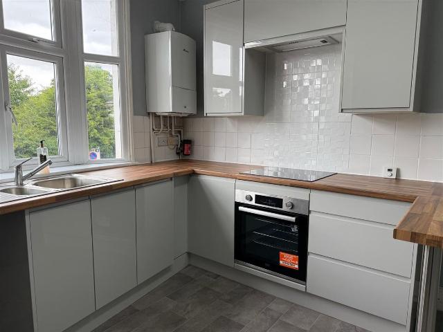 Wells Road, Bath BA2, 2 bed flat to rent, £1,450 pcm | PrimeLocation