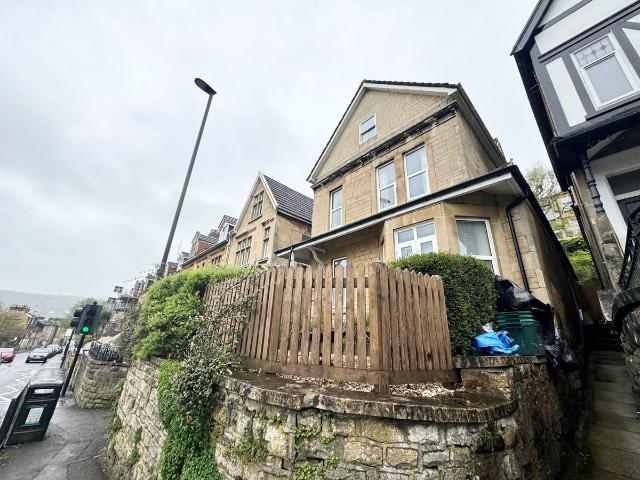Wells Road, Bath BA2, 2 bed flat to rent, £1,500 pcm | PrimeLocation