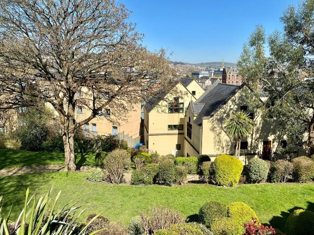 Wells Road, Bath BA2, 2 bed flat to rent, £1,750 pcm | PrimeLocation