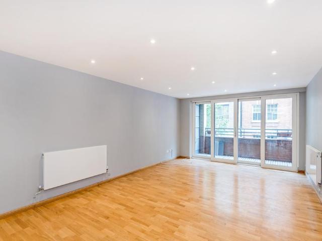 Wells Street, Fitzrovia, London, W1W 2 bed flat to rent £3,750 pcm £865 pw