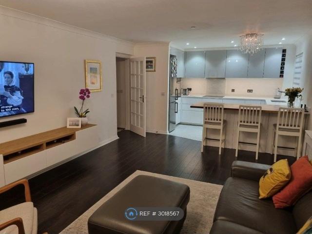 Wellsfield, Bushey WD23, 2 bed flat to rent, £1,850 pcm | PrimeLocation