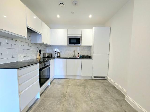 Wellstones, Watford WD17, 1 bed flat to rent, £1,450 pcm | PrimeLocation