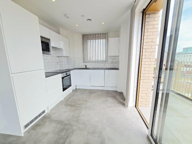 Wellstones, Watford WD17, 2 bed flat to rent, £1,800 pcm | PrimeLocation