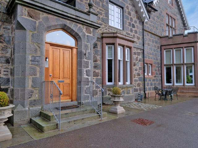 Wellwood Mansions, Cults, Aberdeen, AB15 2 bed flat to rent £1,800 pcm £415 pw