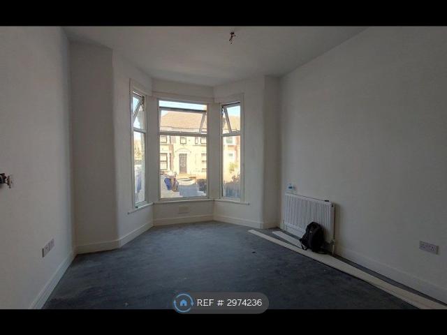 Wellwood Road, Ilford IG3, 1 bed flat to rent, £1,675 pcm | PrimeLocation