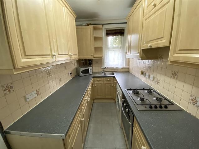 Wellwood Road, Ilford IG3, 2 bed flat to rent, £1,750 pcm | PrimeLocation