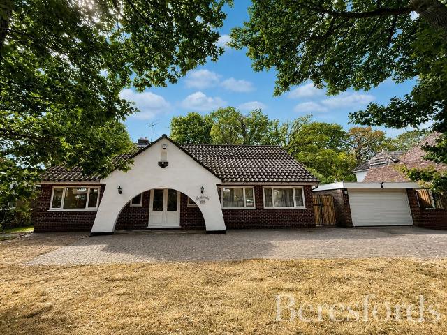Welshwood Park Road, Colchester CO4, 5 bed detached house to rent, £2,500 pcm | PrimeLocation