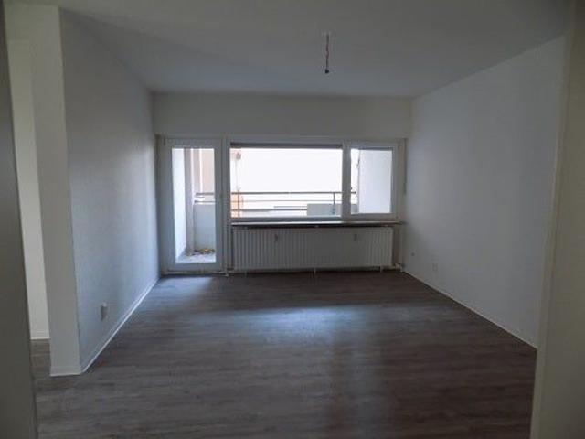 Wer will mich!? Großzügige 3 Zimmer Wohnung