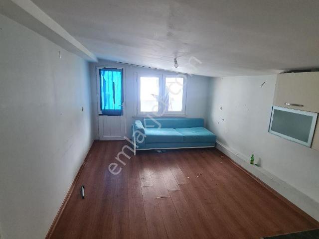 Wera'dan Esenyalı Fatih'te 1+1 Satılık Çatı Katı