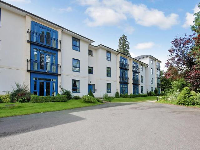 Wergs Hall, Wolverhampton WV8 2 bed apartment to rent £1,200 pcm £277 pw