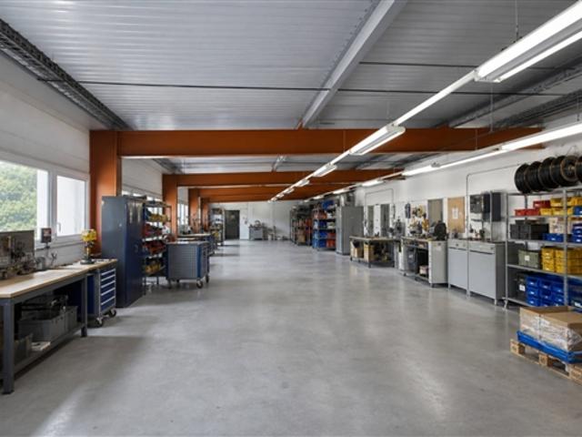 Werkstatt Showroom Bereich idealerweise am Stadtrand von Bussigny gelegen