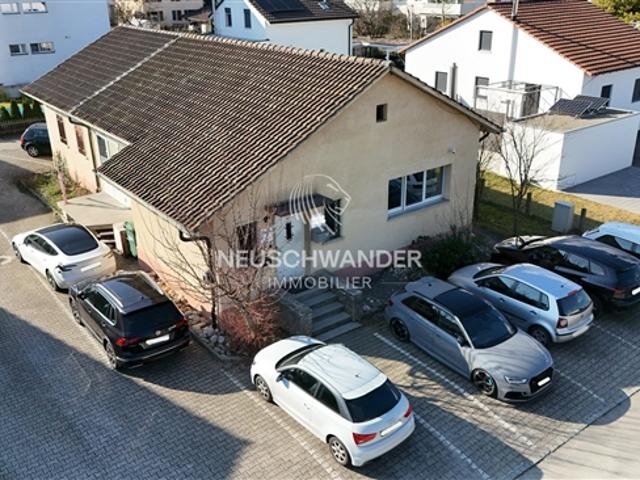 Werkstatt zur Umwandlung in ein Familienhaus in Bassecourt zum Verkauf