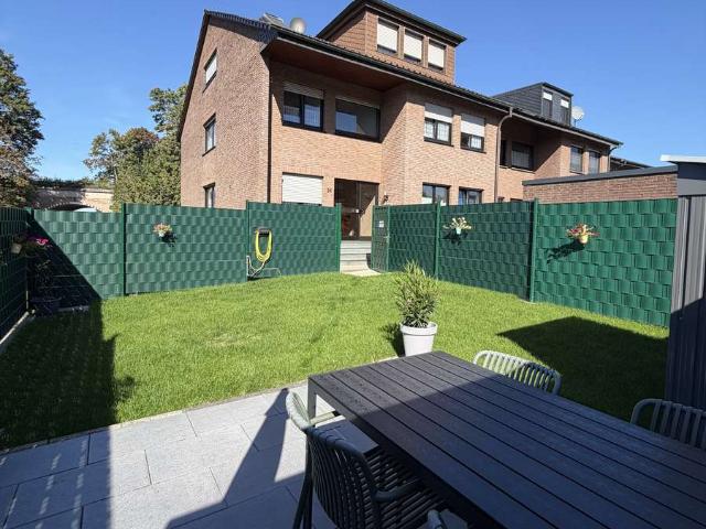 WERNE Gepflegtes Dreifamilienhaus in zentraler Lage mit 887 m² Grundstück und 3 Garagen!
